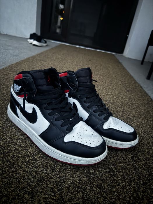 Jordan 1 Mid marimea 43
