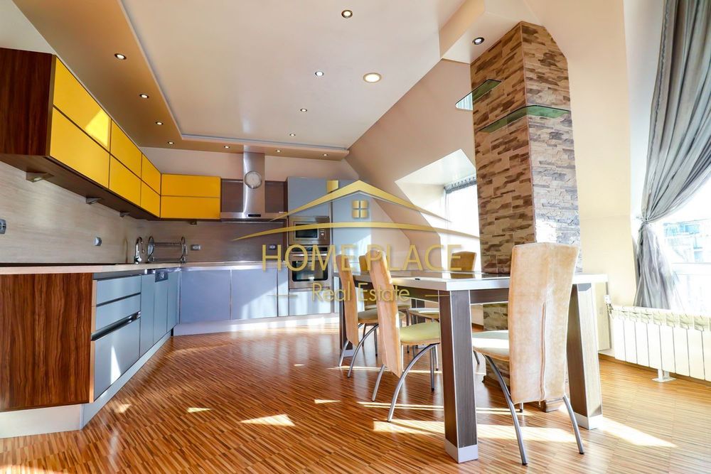 Четиристаен апартамент в района на Колхозен пазар