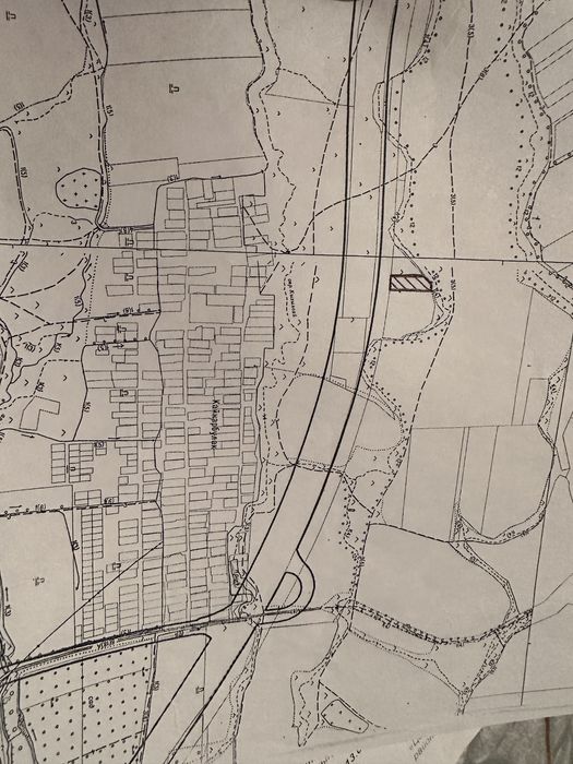 Земля возле трассы