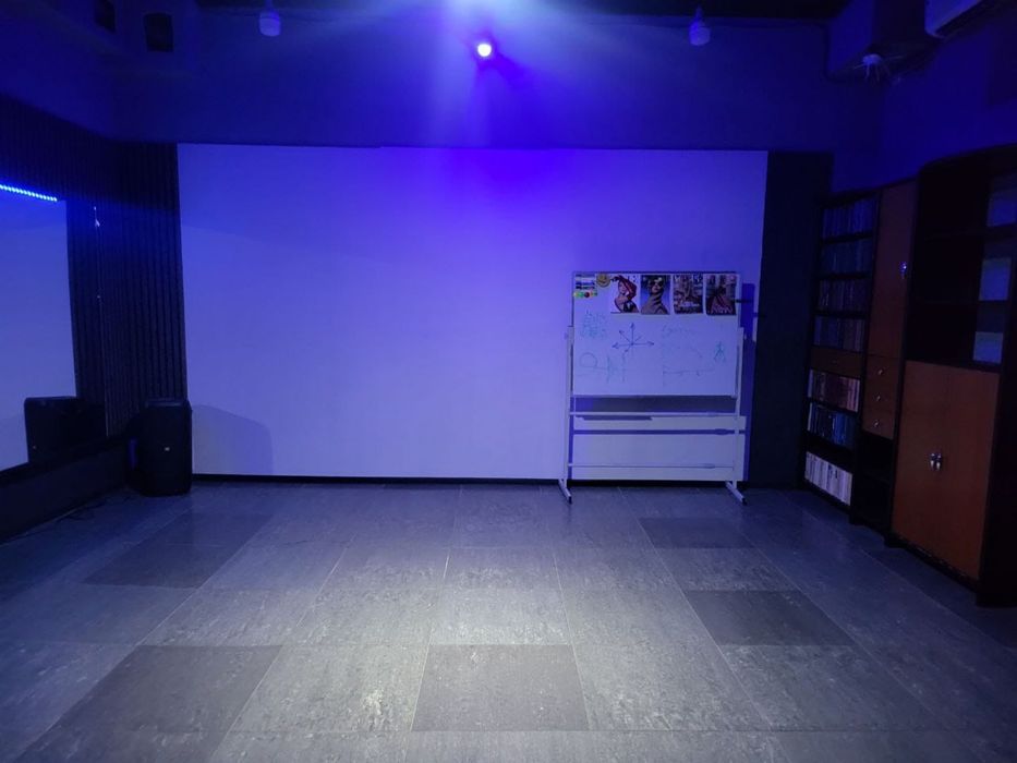 Продам ком.помещение Батыс 2