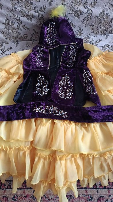 Национальный казахский костюм