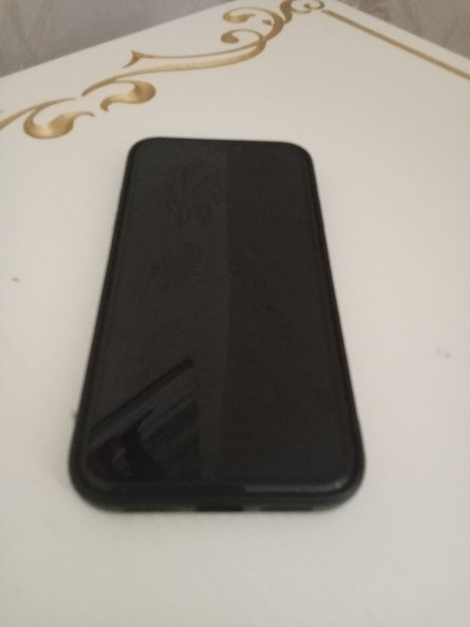 iPhone -11  черный. 64-g