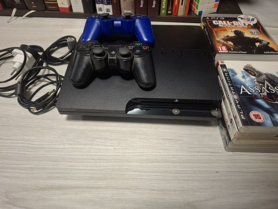 PlayStation 3 Slim + 2 Контролера и 10 игри