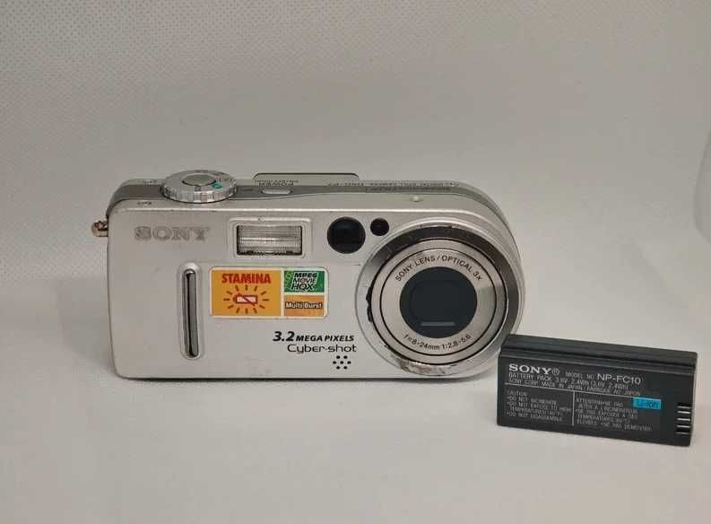 Aparat foto digital retro Sony Cyber-shot DSC-P7 (Y2K Digicam)