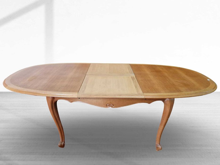 Овална трапезна разтегателна маса от бял дъбов масив в стил "ЛУИ XV"