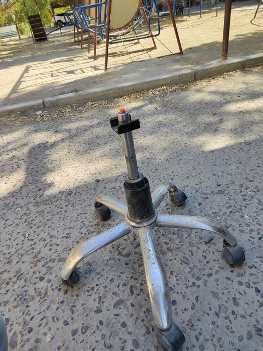 Кресло сотилади. Kreslo