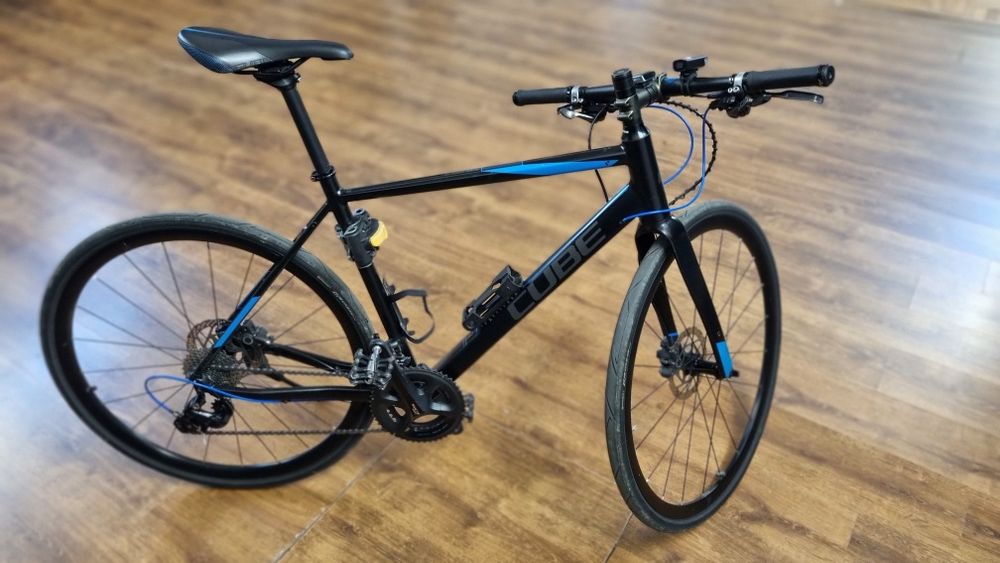 Vand bicicleta gravel de oraș  Cube Sl Road în stare foarte buna