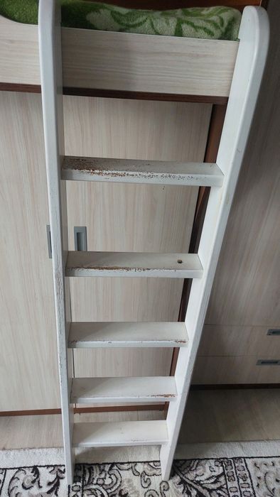 Продам двух-этажную кровать