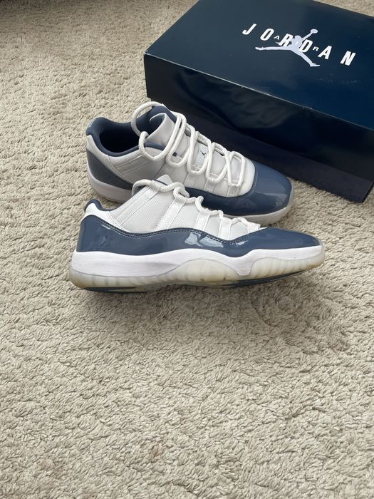Jordan 11 low diffused blue