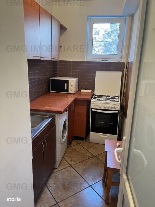 Garsoniera zona Obor