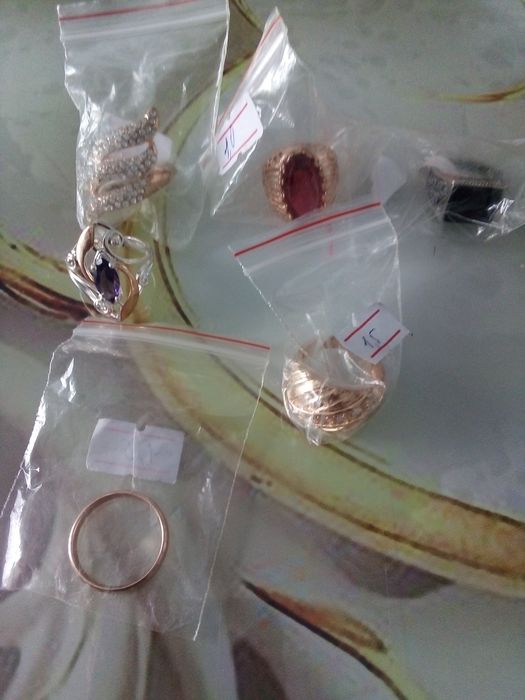 Продам комплект ювелирных изделий