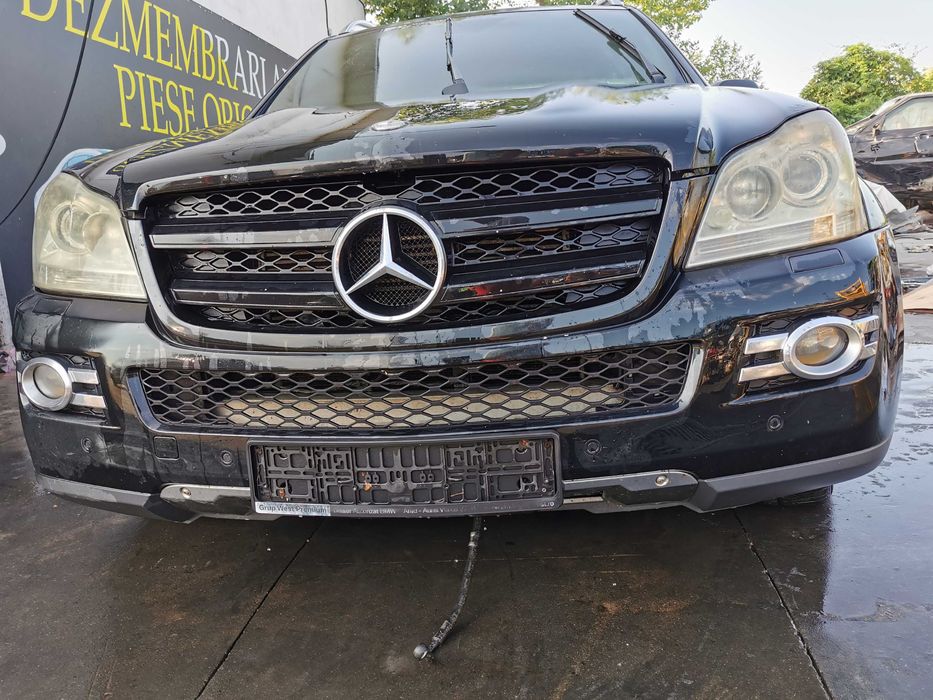 Dezmembrez mercedes GL x164 320 D om 642/haion gl/grila GL/capota/