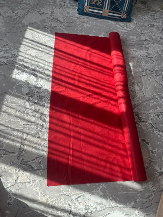 Продам красная дорожка