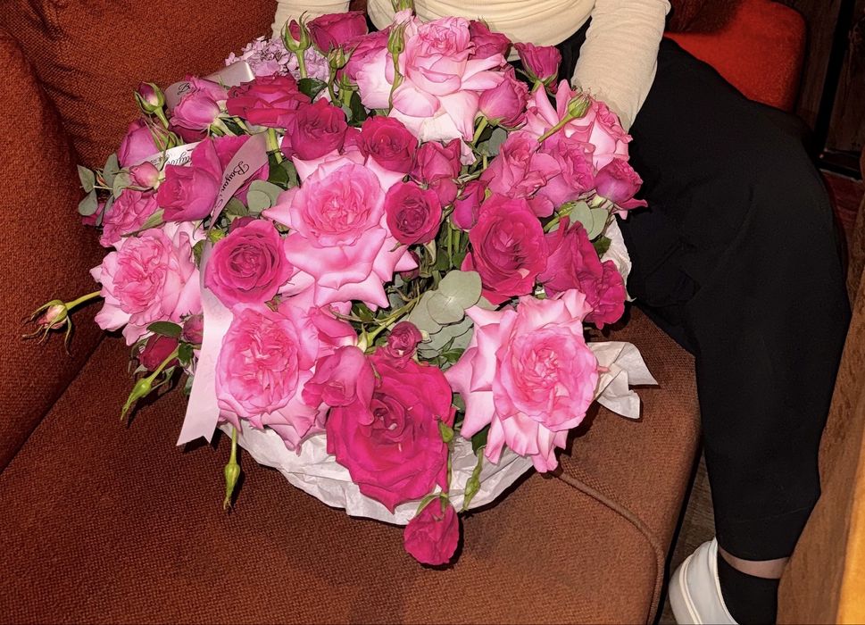 Әдемі гүл букеті сатылады