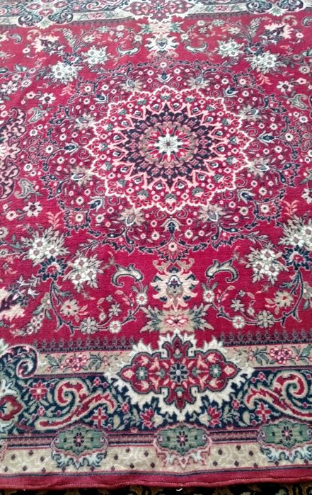 Продам ковры импортного производства.