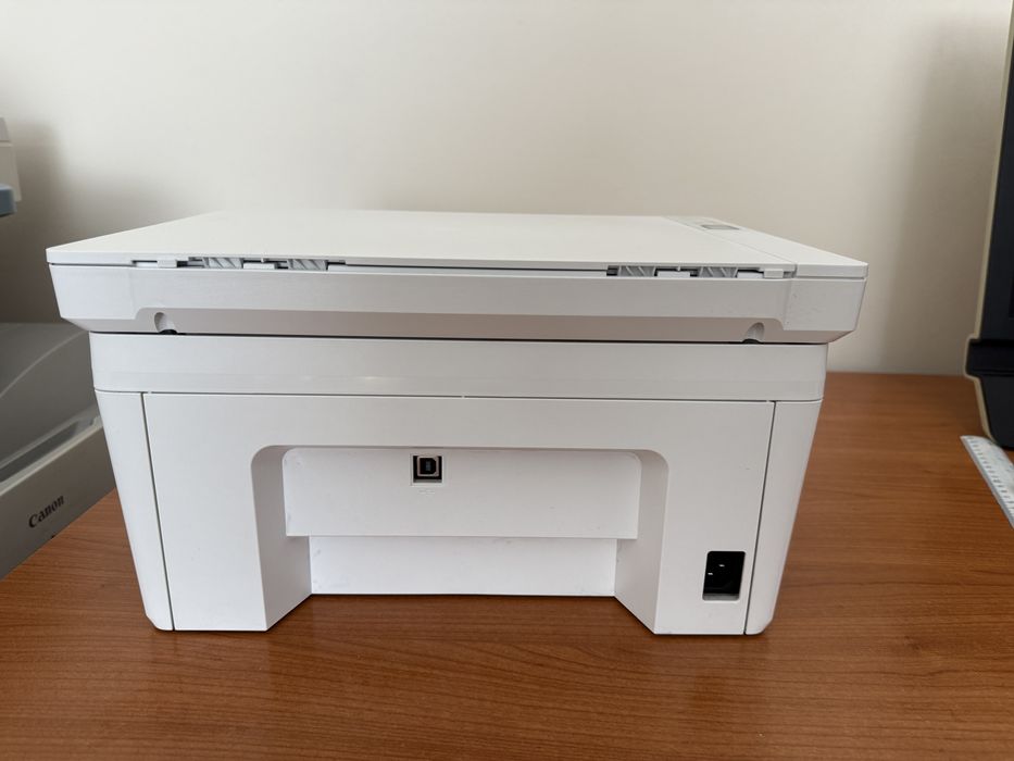 Принтер HP LaserJet MFP M140W