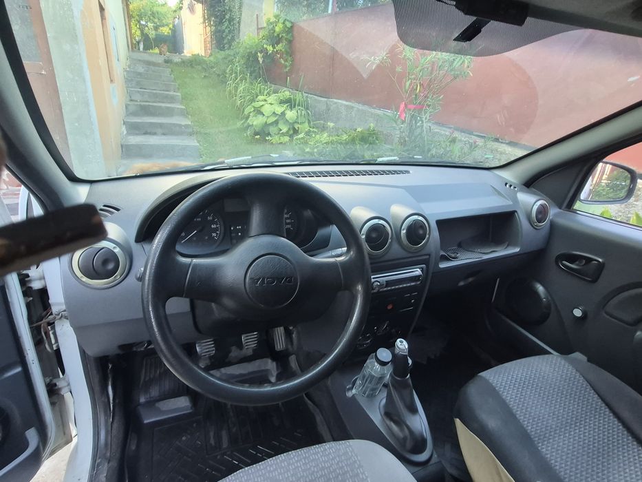 Vând Dacia Logan Van