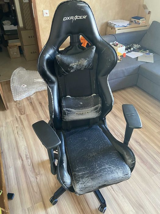 Употребяван DXRACER офис стол