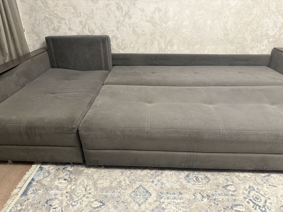 Продам диван в хорошем состоянии.