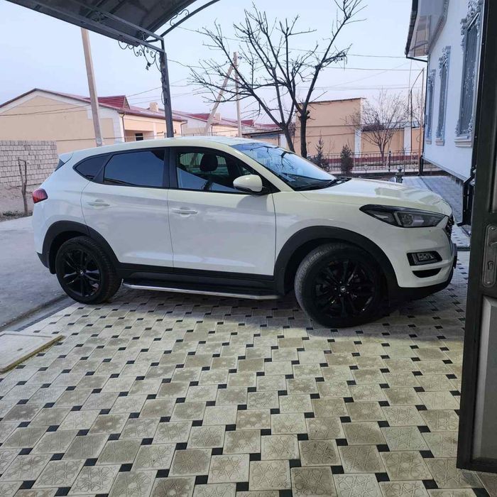 Срочни сотилади обмен мошинага.