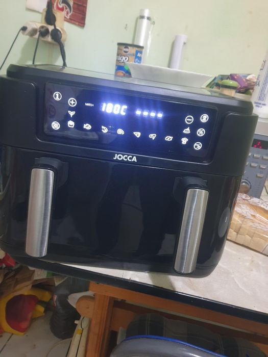 Vand air fryer nou la cutie