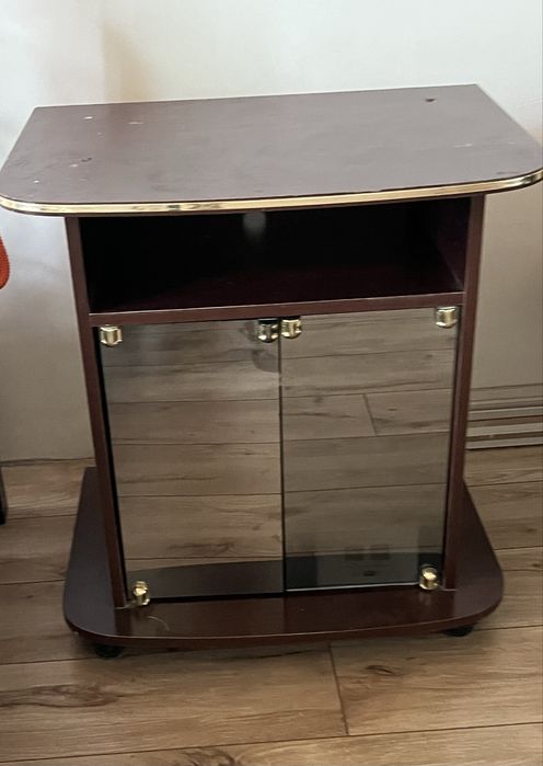 Продам полку под телевизоа