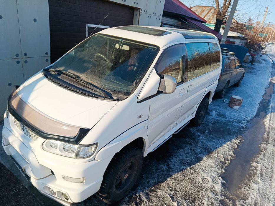 Mitsubishi DELICA
