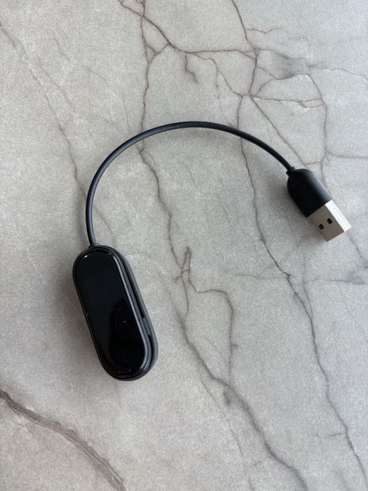 Фитнес браслет MI