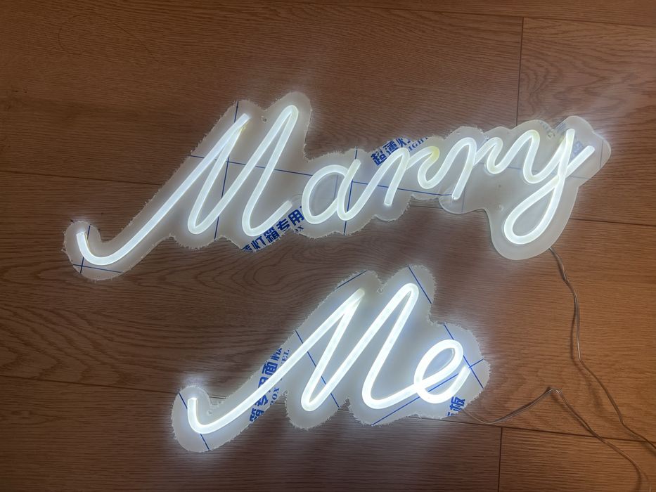 Неоновая надпись