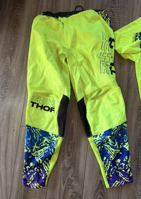 Продавам мото екип THOR