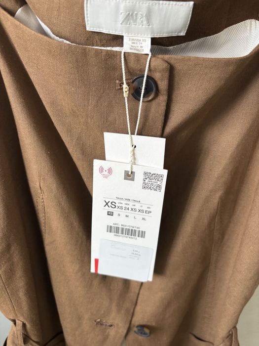 Топ Zara XS нов с етикет
