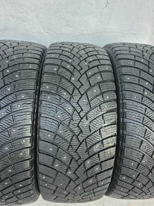 255/55R20 Pirelli Ice Zero