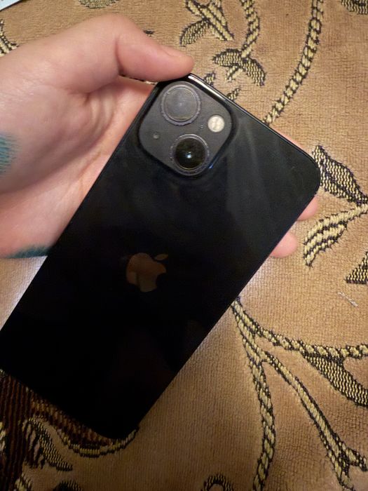 iPhone 13 в идеальном состоянии