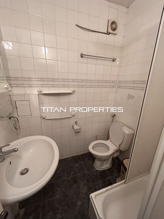 Дава се под наем Тристаен апартамент в Варна, м-т Траката - 65 кв.м за 500 € - Снимка #9