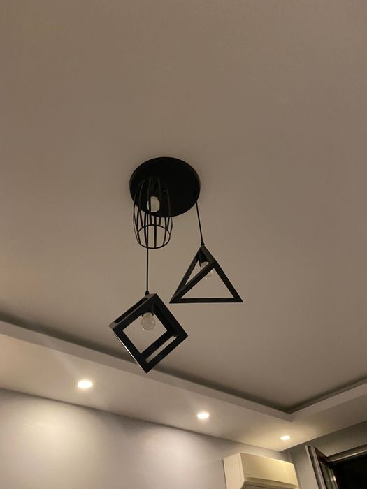 Черен метален пендел