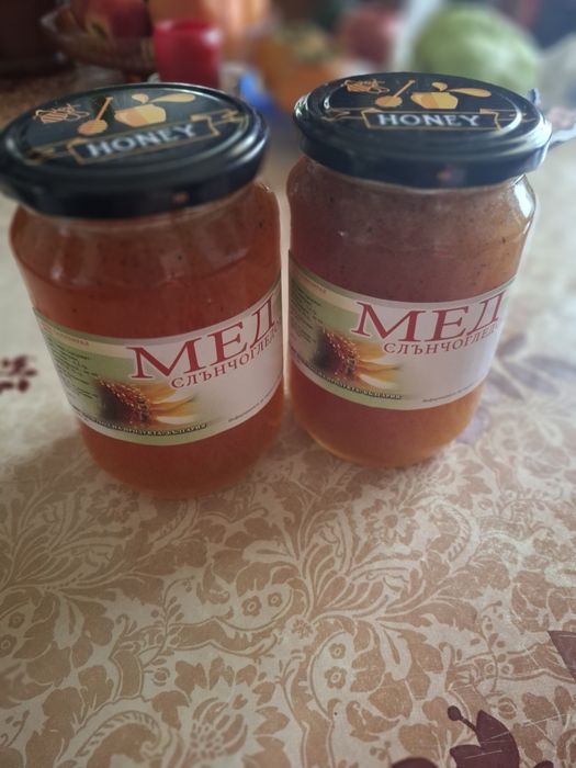 Пчелно млечице мед и продукти