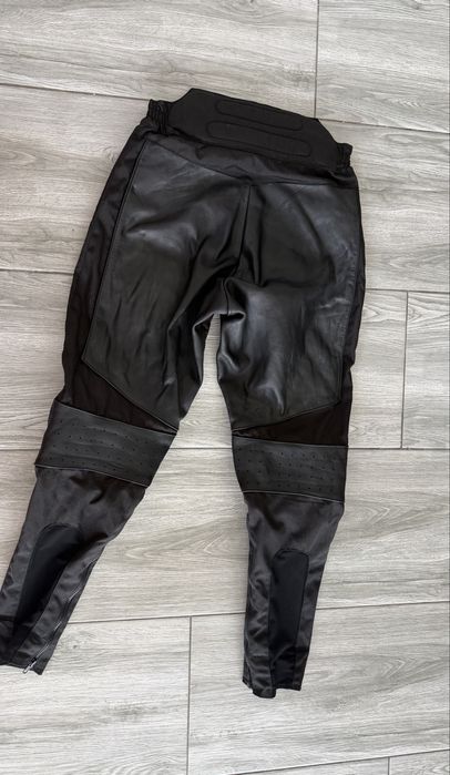 Pantaloni moto mărimea S piele și textil