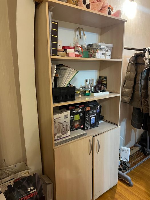 Продам книжный шкаф в отличном состоянии