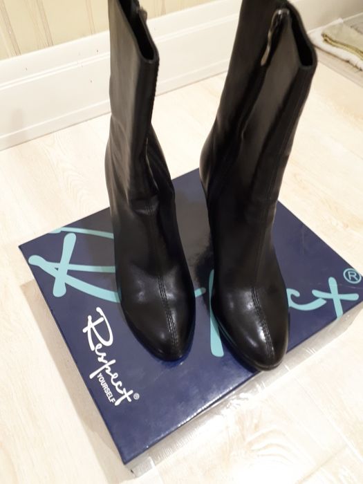 Женская модная обувь