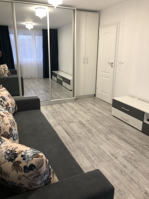 Apartament 3 camere Metrou Râul Doamnei — fotografia 1