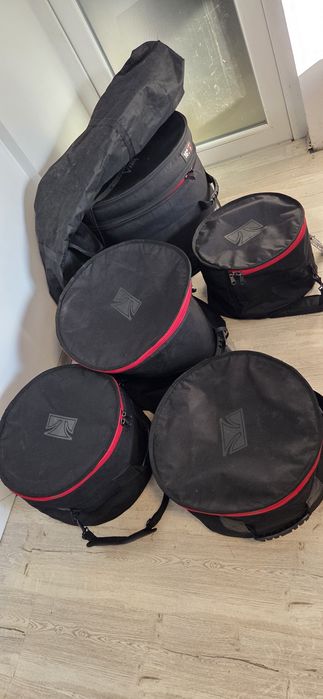 Gigbags huse tobe tama si hardware  stare foarte buna