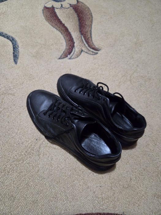 Vand pantofi piele !