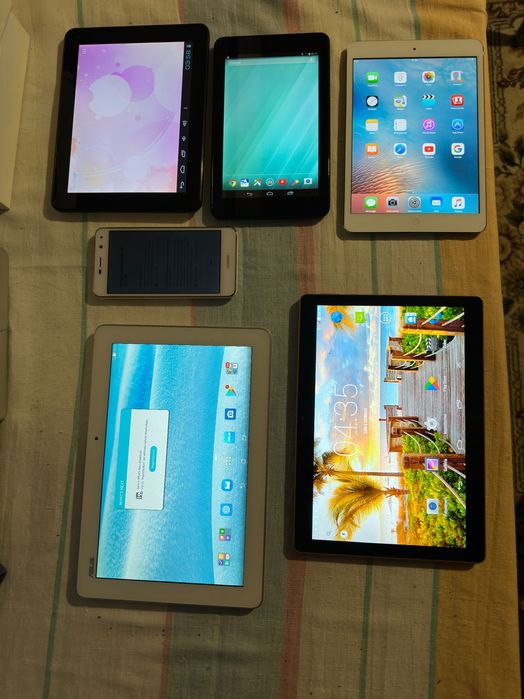 Vând tablete și un telefon, 100 lei bucata.