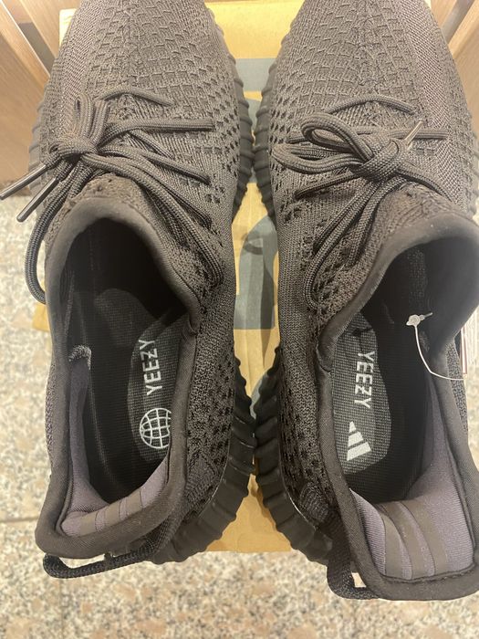 Yeezy Boost 350v2 Onyx Black
