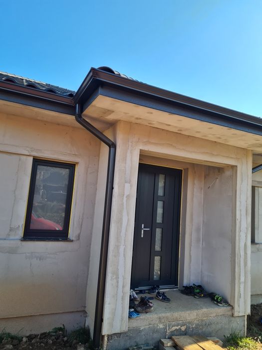 Jgheaburi si burlane dintr-o bucata aluminiu maro sau gri antracit