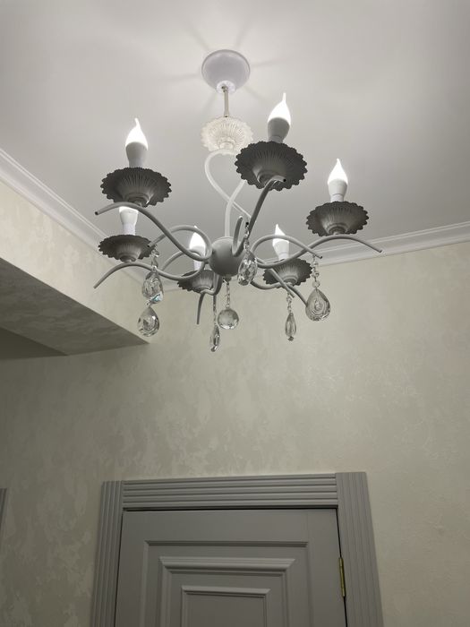 Продам люстры в отличном состоЯнии