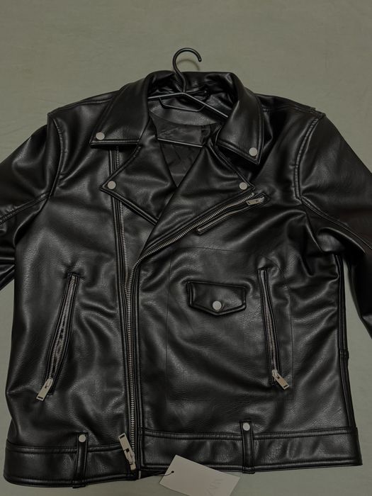 Яке, обувки и дънки на Zara