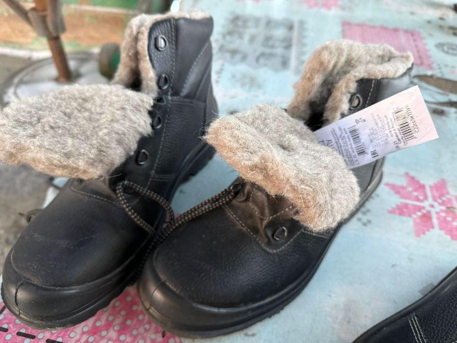 Рабочие ботинки новые.