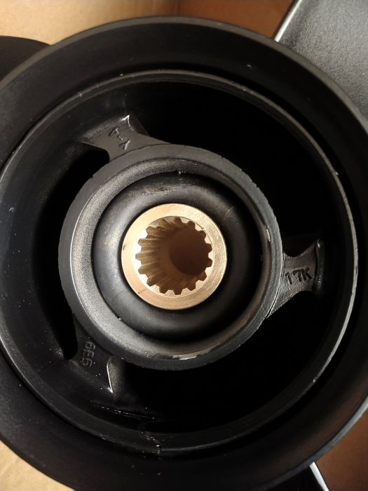 Продам винт на подвесной мотор