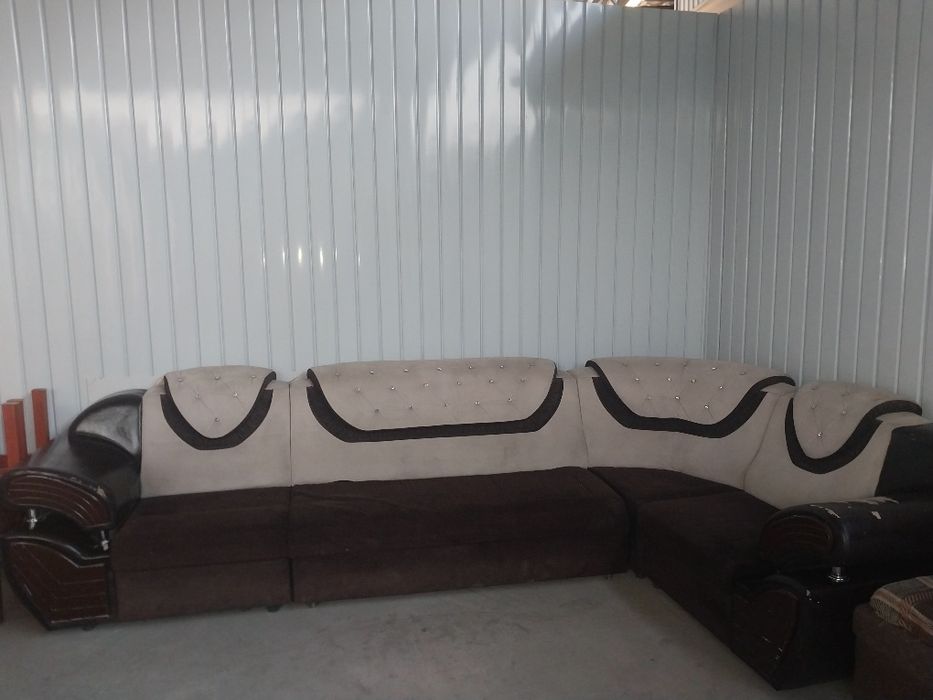 Продается диван.